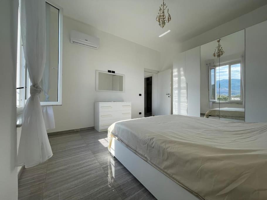 Winter Appartement Vado Ligure Buitenkant foto